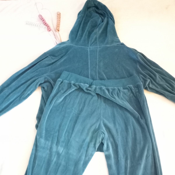 Whisper Me 2-Piece Women's Track Suit, Plus Size - Picture 3 of 4